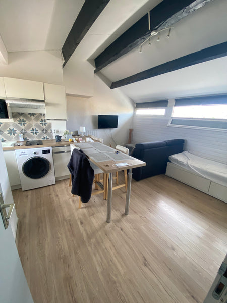 Ce logement unique est proche de tous les sites et commodités, ce qui facilite l Lanton, France Bordeaux, jardin public vu sur les toits Entire rental unit vacation rental 632416585575107207