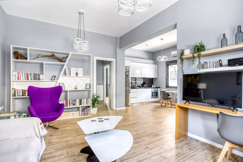 A newly revamped two-bedroom ground floor apartment with courtyard and private p GR Spacious  flat with courtyard and private parking! Entire condo vacation rental 50304338