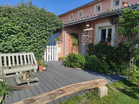 Maison mitoyenne à étage toute équipée avec jardin privatif dans un quartier cal  Maison chaleureuse tout confort avec jardin Entire home vacation rental 48564043