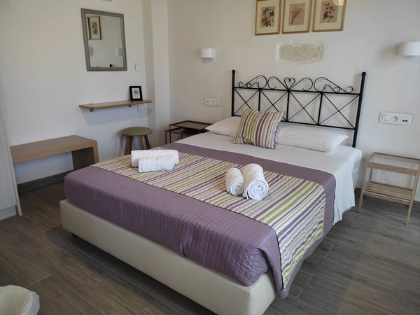 In the center of the Old Town of Rethymno stand Loggia Traditional Suites. Anoge Rethimnon, Greece Loggia Traditional Suites.- Anogeia Room in aparthotel vacation rental 13933601