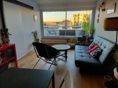 Idéalement situé à 800 mètres du centre-ville de Bordeaux et des transports en c Bordeaux, France Bordeaux : studio lumineux avec terrasse ! Entire rental unit vacation rental 53017651