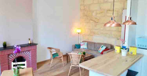 Profitez d'un logement de 47m2 avec terrasse, élégant et situé dans le dynamique Bordeaux, France Superbe T2 avec petite terrasse partagée Entire rental unit vacation rental 573828393410435705