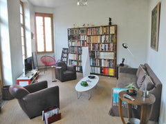 Situé en centre-ville le quartier Saint-Michel est populaire et vivant, avec de  Bordeaux, France Bel appartement 95m² - Centre-ville - Saint-Michel Entire rental unit vacation rental 20248506