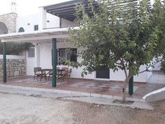 Quiet apartment with terrace. It consists of one bedroom with its own yard, bath Nuremberg, Germany Kostos house with terrace in Paros Entire rental unit vacation rental 31050427