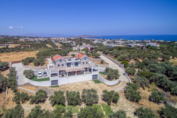 Casa Galatas is a top floor residence located at the cliff of Galatas,  just 3 k Chania, Greece Casa Galatas ✩ Panoramic View ✩ BBQ ✩ Terrace Entire vacation home vacation rental 618603560361721946