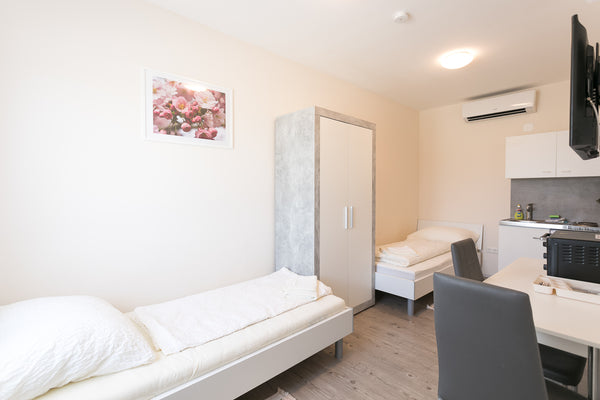 Quiet, new built studio for up to 2 People with free parking. A small kitchen an Vienna, Austria Studio 4b for up to 2 - free parking included Entire rental unit vacation rental 30806419