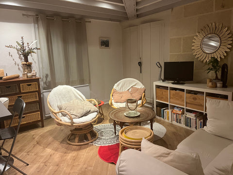 Détendez-vous dans ce logement calme et élégant, au dernier étage d'une ancienne Bordeaux, France Appartement cosy dans maison de maitre, Talence Entire rental unit vacation rental 49256401