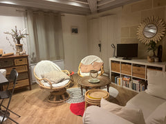 Détendez-vous dans ce logement calme et élégant, au dernier étage d'une ancienne Bordeaux, France Appartement cosy dans maison de maitre, Talence Entire rental unit vacation rental 49256401