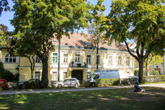 Schlosspark Schönbrunn nur 300 m entfernt. Ruhige, helle 2 Zimmer Gartenwohnung  Vienna, Austria Gartenwohnung in Altbauvilla nahe Schönbrunn Entire rental unit vacation rental 33131438