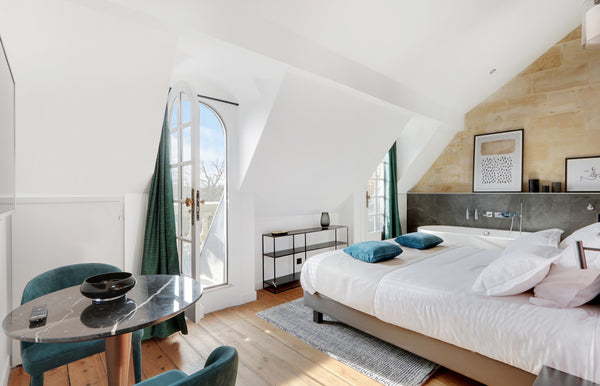 Stay in this fantastic suite and enjoy all the perks of a hotel in an apartment! Bordeaux, France GuestReady - Maison Labruyère Bordeaux - Royal Entire rental unit vacation rental 48416963