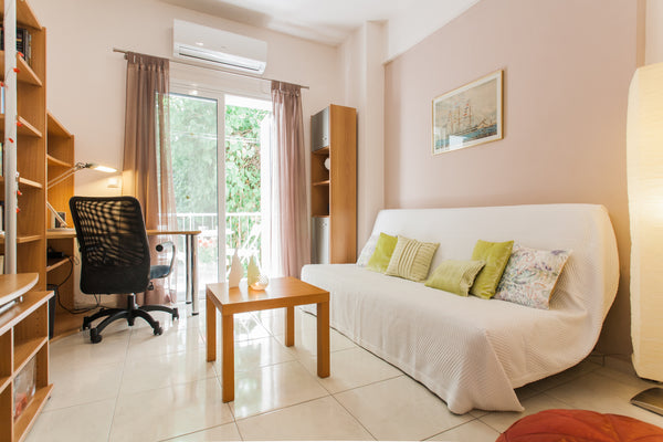 Fully equipped apartment in the center of Athens, ideal for sightseeing. The apa Athens, Greece Central Apartment at Plaka 1 bed for 2 pers Entire condo vacation rental 599750358187525603