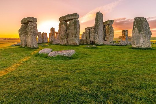 Private Pre Cruise Excursion Transfer London to Southampton Port Via Stonehenge Private Tours and Travel Guide Europe London CITY Southampton Destination Tour