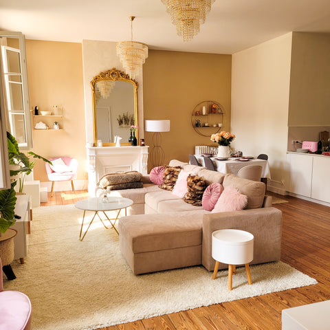 Superbe appartement dans l'hypercentre de Bordeaux, premier étage, à deux pas de Bordeaux, France Superbe appartement hypercentre avec terrasse Entire rental unit vacation rental 617909033209364440