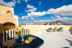 Love Nest Villa is nestled to the famous prehistoric village of Akrotiri.It is a Greece c-Villa with beautiful views - jacuzzi & hammam Entire home vacation rental 42059046