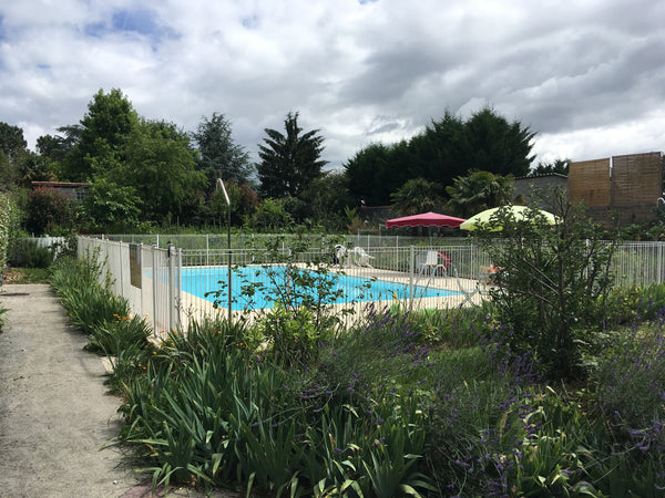 Résidence privée Avec parking et piscine (accessible à partir du 25 mai)<br />Ap Eysines, France Grand T3 10 Min de bordeaux Private room in rental unit vacation rental 24751112