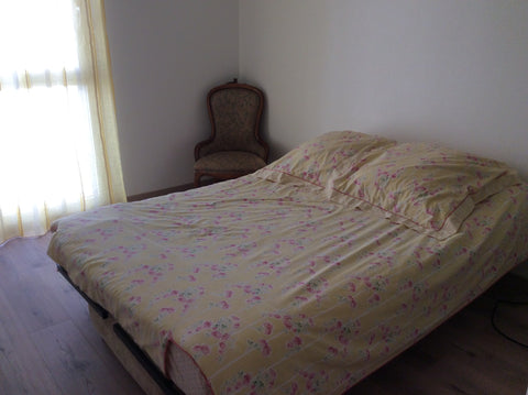 Chambre dans un appartement et résidence au centre ville calme sécurisée proche  Bordeaux, France Chambre deux personnes dans résidence centre ville Private room in condo vacation rental 20346511