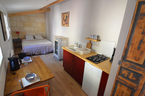 Notre maison se situe dans un quartier très calme, à 3km de la gare de Bordeaux  Bègles, France Dépendance de charme à Bègles - Bordeaux Entire guesthouse vacation rental 28050958