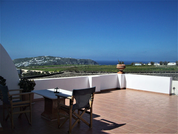 Theasis studio is located in Megalochori village, offering a comfotable and cozy Thera, Greece Akron Theasis studio Entire rental unit vacation rental 31171225
