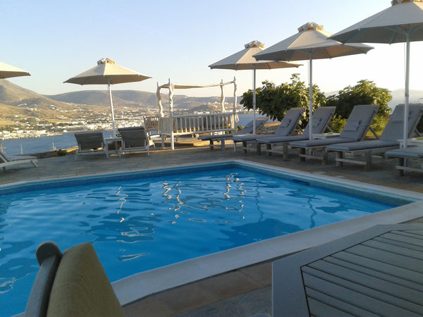 At Krotiri Bay you find apartments for families, double rooms and studios with k Paros, Greece Double rooms 