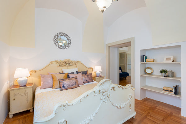 Walking distance from all major sites. Rooms with high vaulted ceilings. Big gre Prague, Czechia ROSE APARTMENT no.1 / ROMANTIC & COSY / BIG FOR 6 Entire rental unit vacation rental 50818990