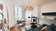 Located in the middle of Bordeaux, in a very nice classified 18th building, nice  Superbe appartement, vue sur la Place de la Bourse Entire rental unit vacation rental 30757686
