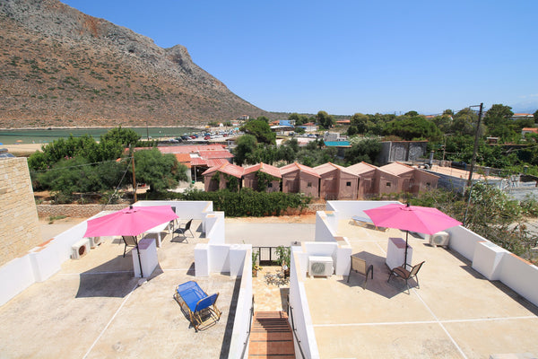First floor, 2 bedroom apartment. Sleeps 6. Family beach 60 seconds walk away.<b Crete Region, Greece Beach view apartment with sun terrace Entire rental unit vacation rental 31659897