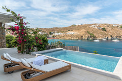 The villa can accommodate 4 (URL HIDDEN) features one bedroom with a king size b Mikonos, Greece Super Paradise Villa Entire guesthouse vacation rental 18554121