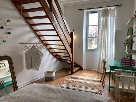 Apartment with a roof top view, calm and bright offers an amazing view of Bordea Bordeaux, France Charmant duplex avec vue imprenable Entire rental unit vacation rental 597493326438690955