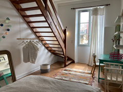 Apartment with a roof top view, calm and bright offers an amazing view of Bordea Bordeaux, France Charmant duplex avec vue imprenable Entire rental unit vacation rental 597493326438690955