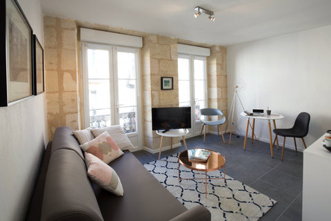 Charming 2 room apartment with balcony located in the heart of the historic cent Bordeaux, France Bordeaux historic center with Balcony Entire rental unit vacation rental 17917184