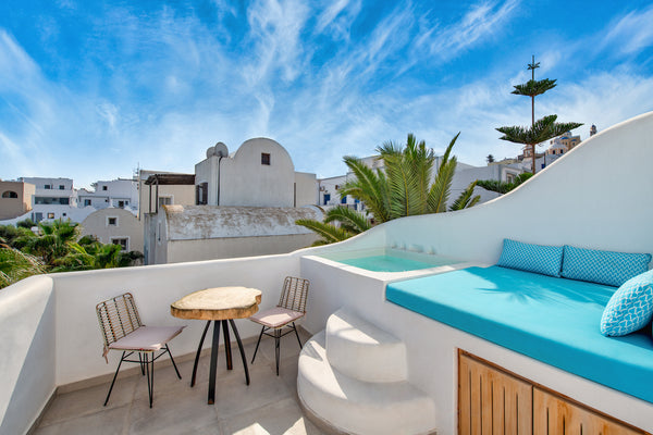 Fitted with the outdoor hot tub, this air-conditioned suite opens to a balcony w Greece Deluxe Suite with Sea View and Outdoor Hot Tub Room in hotel vacation rental 6311332
