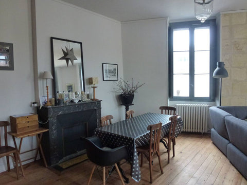 Appartement situé au 2ème étage sans ascenseur dans le quartier Fondaudège/Jardi Bordeaux, France Appartement Ancien Jardin Public Fondaudège Entire rental unit vacation rental 41328351