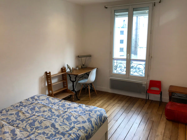 Quiet room in a charming flat on the top floor of an old classic parisian buildi Paris, France calm and lighty room in a cosy flat Private room in rental unit vacation rental 24815665