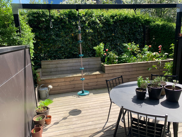 Large home ideal for the family! Very central location in Copenhagen!<br /><br / Copenhagen, Denmark Lovely townhouse (terraced house) with yard Entire townhouse vacation rental 568666050761884302