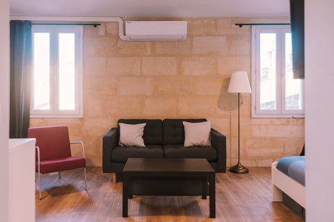 Appartement T2 très spacieux et Climatisé, entièrement refait à neuf, au 2ème et Talence, France Grand appartement Climatisé au centre de Bordeaux! Entire rental unit vacation rental 54227708