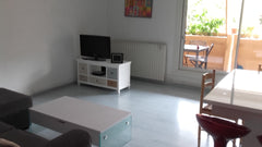 Appartement au 1er étage comprenant un séjour, une cuisine, une chambre parental Gradignan, France Appartement 80 m2 avec terrasse Entire condo vacation rental 25890198