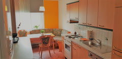 Unser Apartment (optimal für 4 bis 8 Personen) befindet sich in ruhiger Innenhof  Apartment, Wien city, direkt U1,  inkl. Parkgarage Entire rental unit vacation rental 36235993