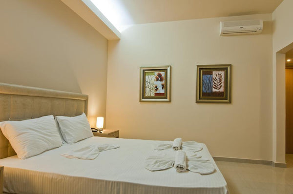 Within 250 m from Anissaras Beach in Chersonissos, Oasis Beach Hotel features a   Unique Superior Room Room in aparthotel vacation rental 24642909