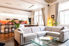 This flat was renovated to a very high standard. It is located in the wing of th  Beautiful, quiet 2B, 2 bath flat in the centre Entire rental unit vacation rental 50251752