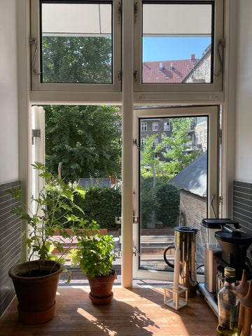 Located in the heart of Copenhagen Vesterbro. Only a 3 minute walk from the metr Copenhagen, Denmark Cosy authentic Vesterbro apartment Entire condo vacation rental 692549822168320214