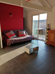 petit studio accueillant, indépendant dans le jardin, un air de campagne à la vi Eysines, France studio 5 min du tram ligne D Entire guesthouse vacation rental 44167495