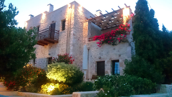 Lithos Traditional Guest Houses offers fully equipped apartments decorated with   Traditional Guest Houses. Entire townhouse vacation rental 16994987