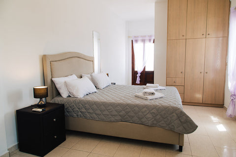 A quiet and spacious apartment with private balconies offering a wonderful view  Greece Aiolos- Firostefani villa Entire rental unit vacation rental 27005675