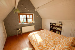 SWEET AND SHINY ROOM IN A COMFY LITTLE HOUSE WITH GREAT GARDEN<br />belle chambr Watermael-Boitsfort, Belgium SWEET, CALM AND SHINY ROOM in brussels Private room in home vacation rental 17197044