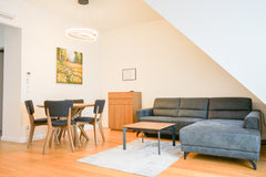 Genieße ein stilvolles Erlebnis in dieser zentral gelegenen Unterkunft.  B61/40- Rooftop  Deluxe Apartment Entire vacation home vacation rental 632981975805125250