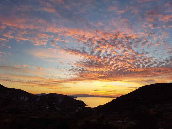 Το σπίτι βρίσκεται βορειοδυτικά της Νάξου , 600 μέτρα από την θάλασσα , σε ήρεμη  Korre's Houses Cycladic home vacation rental 26559916