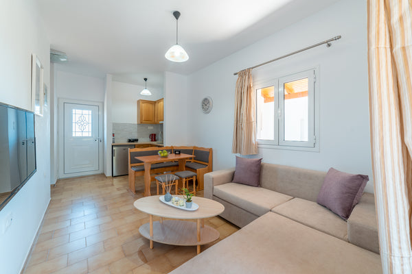 Kick back and relax in this calm, stylish space.<br />Newly refurbished 1st floo  Korkidis 5 Fully equipped 1 bedroom apartment. Entire rental unit vacation rental 690386478186151186