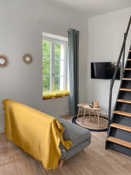 Proche tous commerces & restaurants : dans un bel immeuble en pierre, venez déco Cestas, France Bordeaux :  Appartement proche tram, idéal couple Entire rental unit vacation rental 640238083656560005