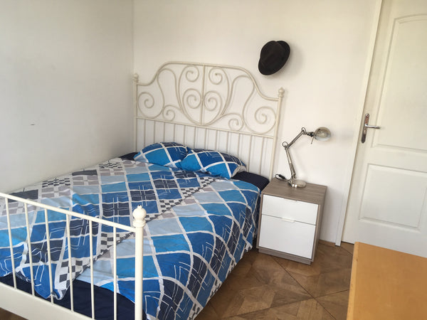 My place is right across from Naschmarkt, close to Mariahilfer Straße, MuseumsQu Vienna, Austria Cosy room across from Naschmarkt Private room in rental unit vacation rental 14834387