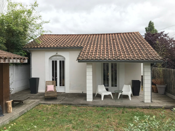 Small and quiet house with a living room with fitted kitchen, two bedrooms, a sh  Maison de vacances au Bouscat Entire home vacation rental 641132883842635029